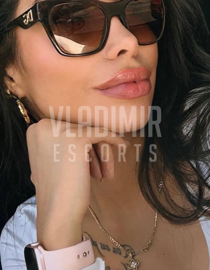 Aria Mancini - Gallery Image 4