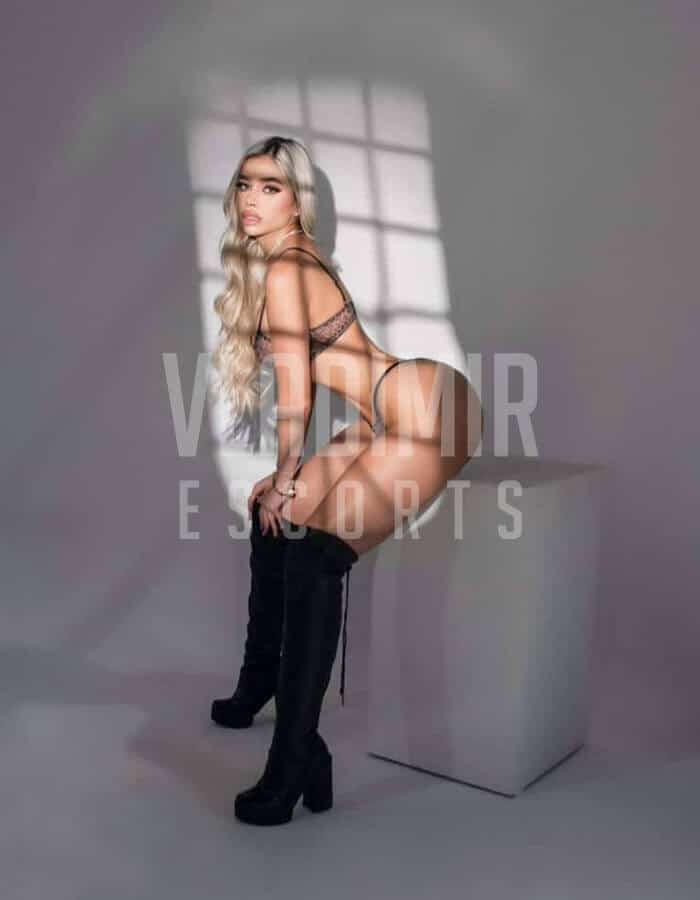 Julieta - Gallery Image 3